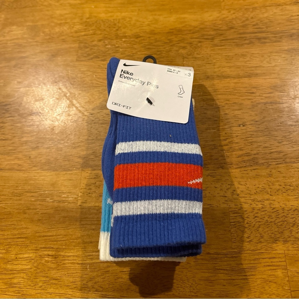 Nike Everyday Plus Crew Socks 3 Pair Blue Cream DX7665 904 Small 4-6 New W Tag